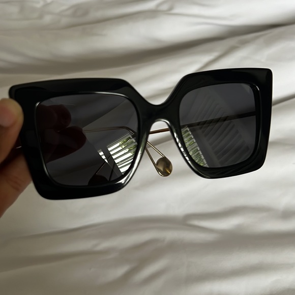 Gucci Interlocking G Logo Oversize Sunglasses - Picture 9 of 11